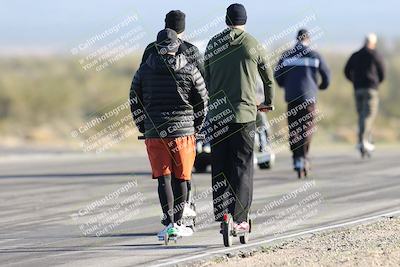 media/Jan-15-2026-Racers Edge (Thu) [[dfebeb70ab]]/1-Around the Pits-Track Walk/